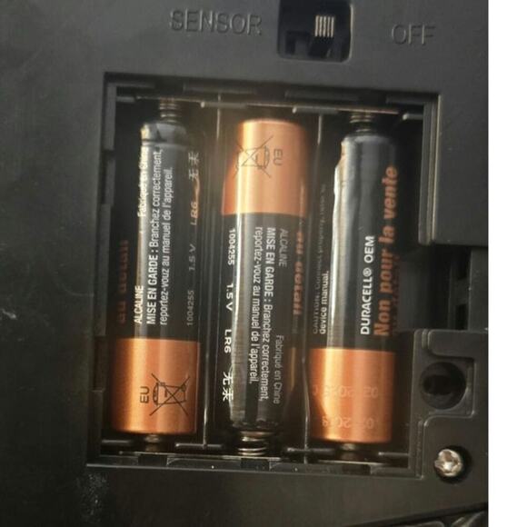 Gemmy Face Out Clock Halloween Screaming, Light Up Moving Tabletop - Picture 8 of 9